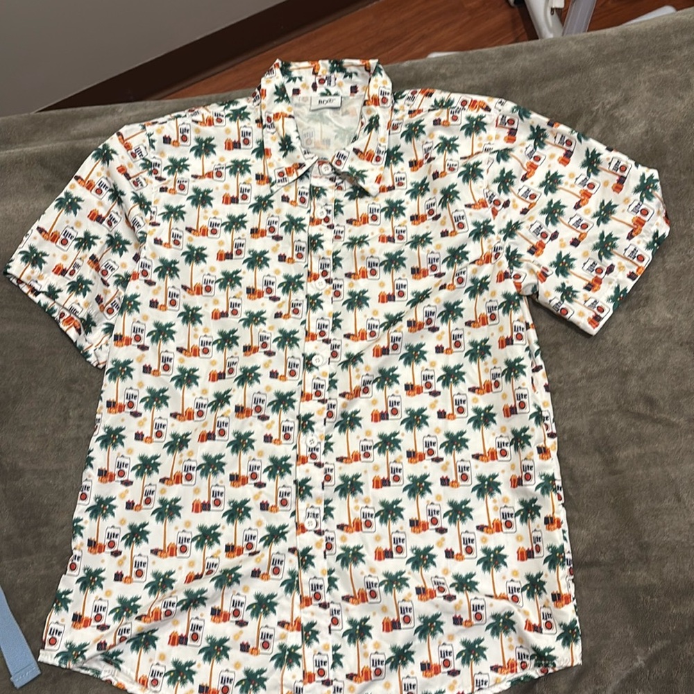 Miller lite short sleeve shirt size s with palm trees  and gifts